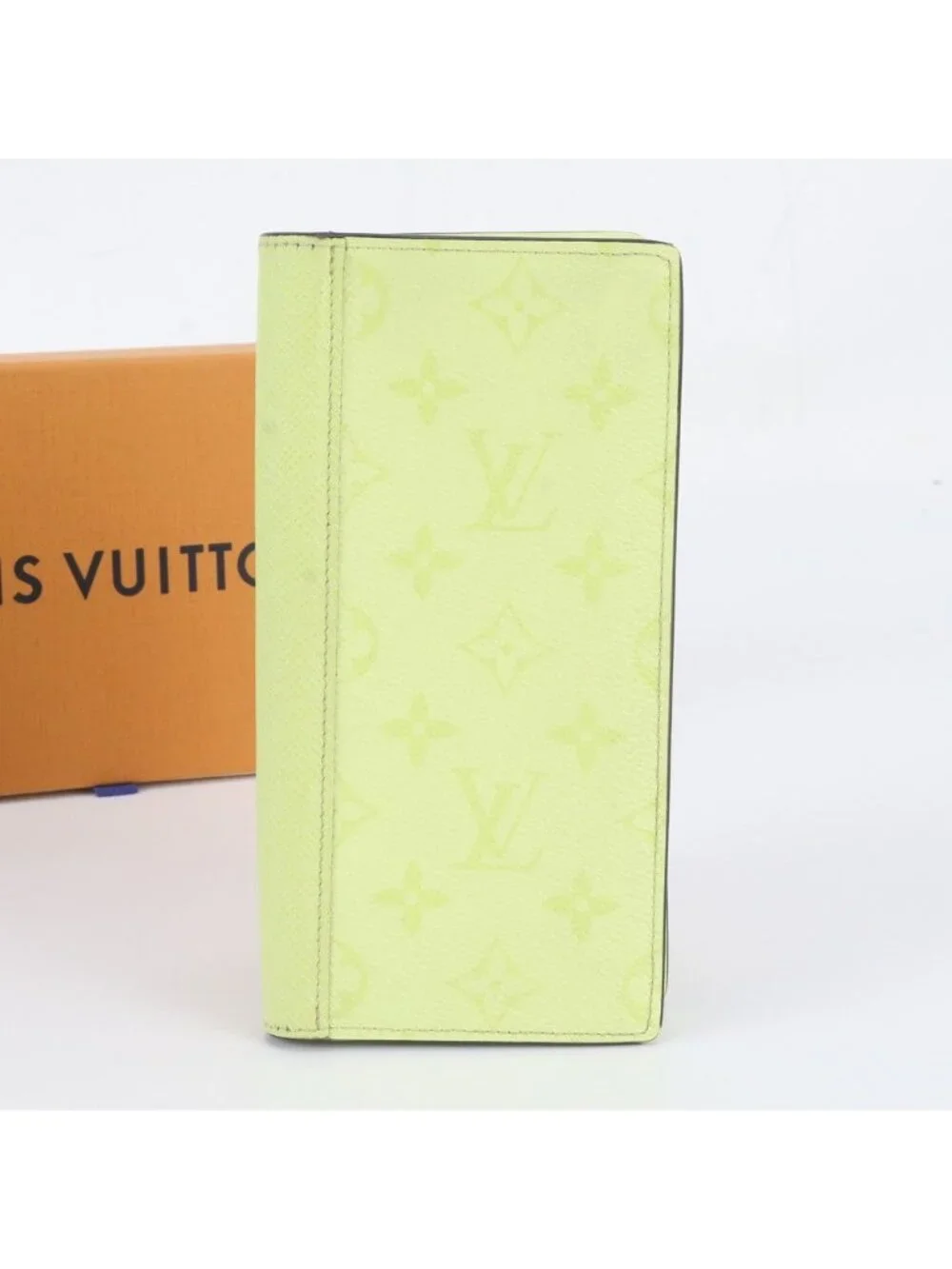 Louis Vuitton Taigarama Portefeuille Brazza Leather Wallet